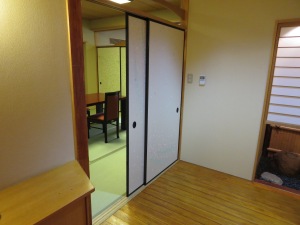 玄関を開けると